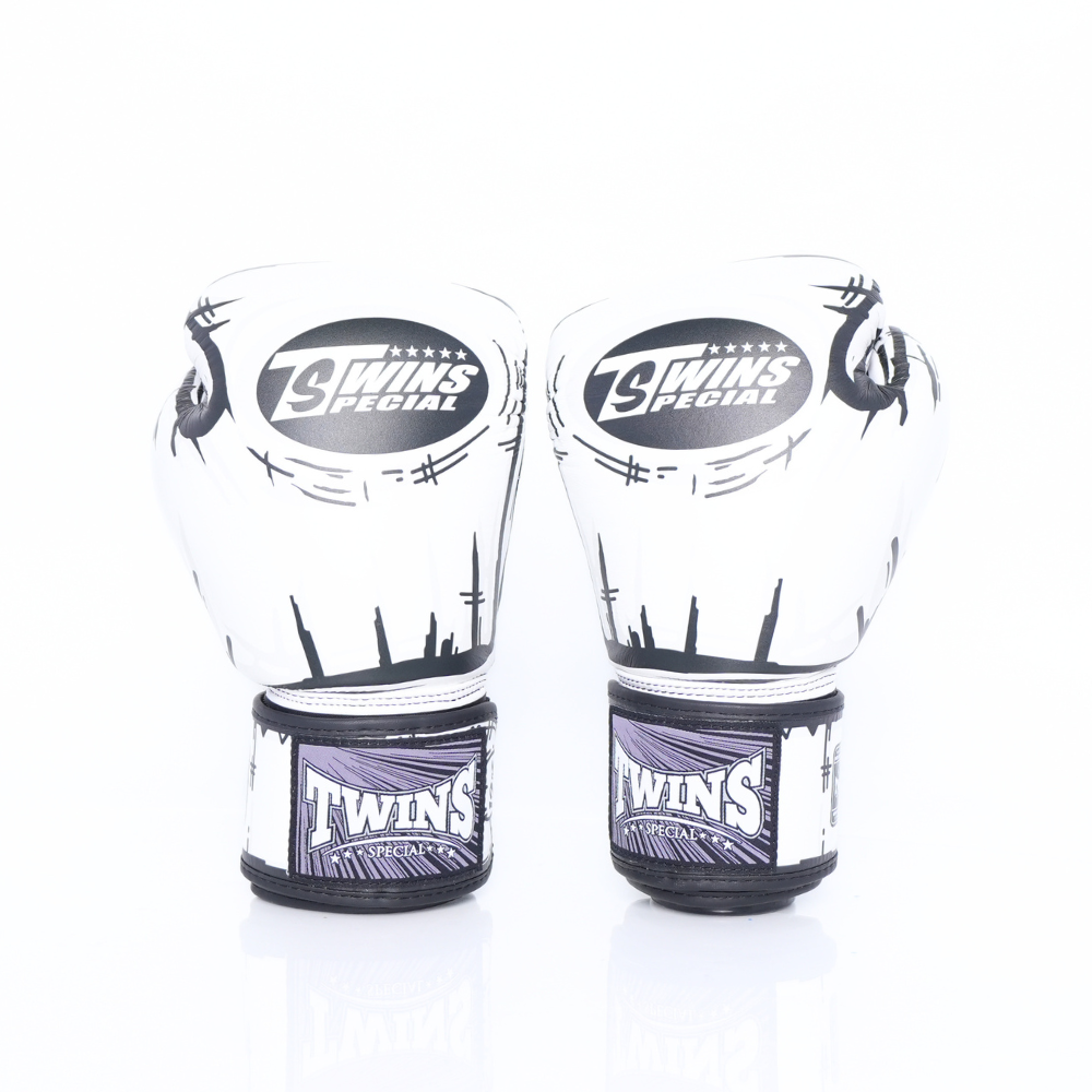 Twins Special [FBGVL3-66] ''Comic'' Boxing Gloves — product photo 2
