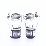 Twins Special [FBGVL3-66] ''Comic'' Boxing Gloves — product photo 2