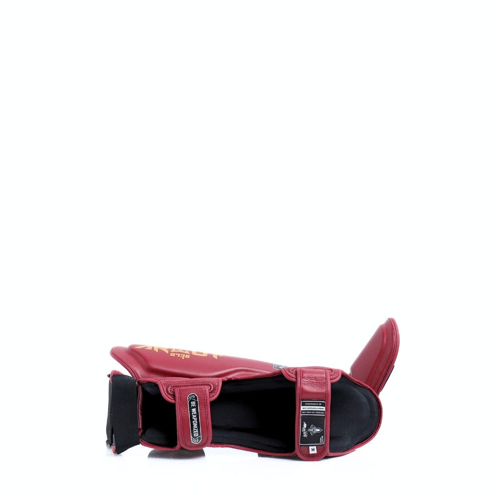 Arwut SG4 The Ascent Muay Thai and MMA shin guards in genuine leather with extra-thick lightweight foam, reinforced instep and Velcro closure on a white background