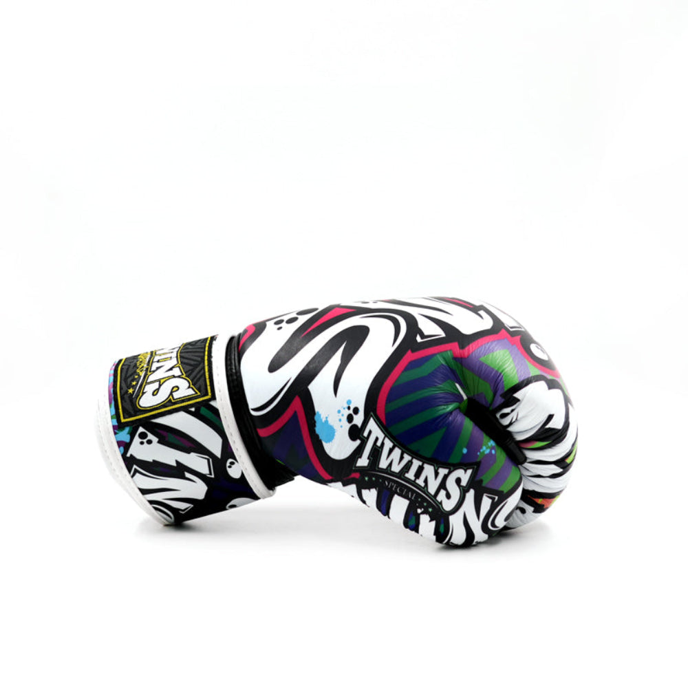 Twins Special [FBGVL4-68] ''Graffiti'' Boxing Gloves — product photo 3